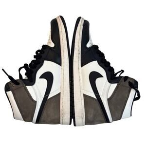 Men's Size 8/Womens Size 9.5 Nike Air Jordan 1 Retro OG High Dark Mocha Sneakers